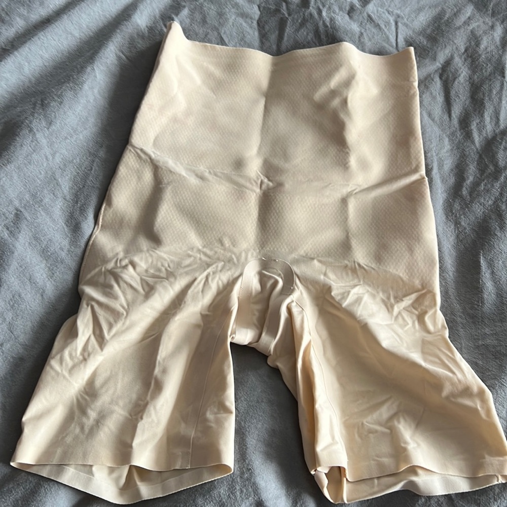 Knix Shape Wear Shorts Size Small